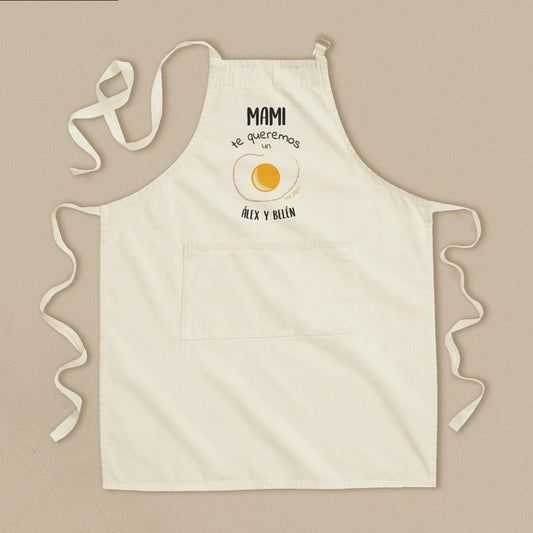 Delantal Algodón Premium Personalizado Mami te queremos un huevo (nombres)