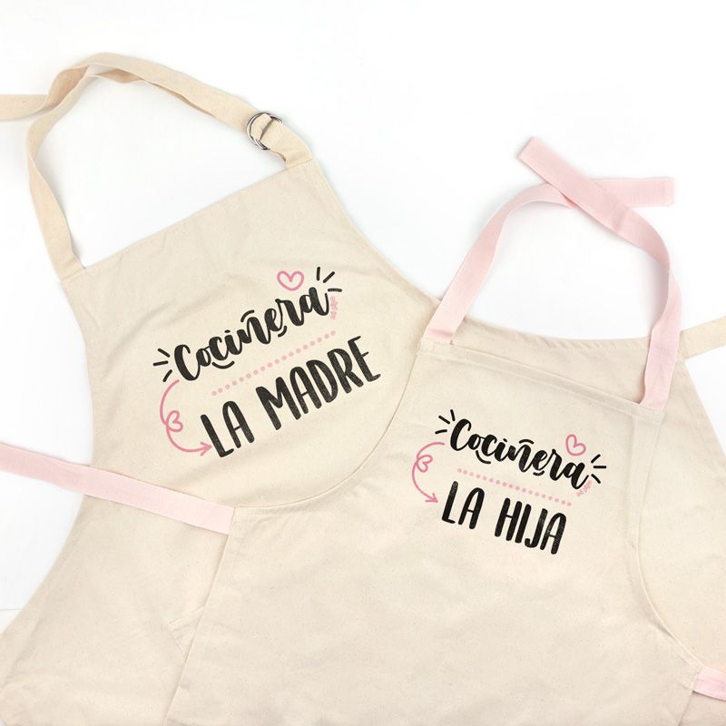 Pack Delantal Mamá y Delantal Niño/a Rosa Diverrtido Cocinera la madre, cocinera la hija