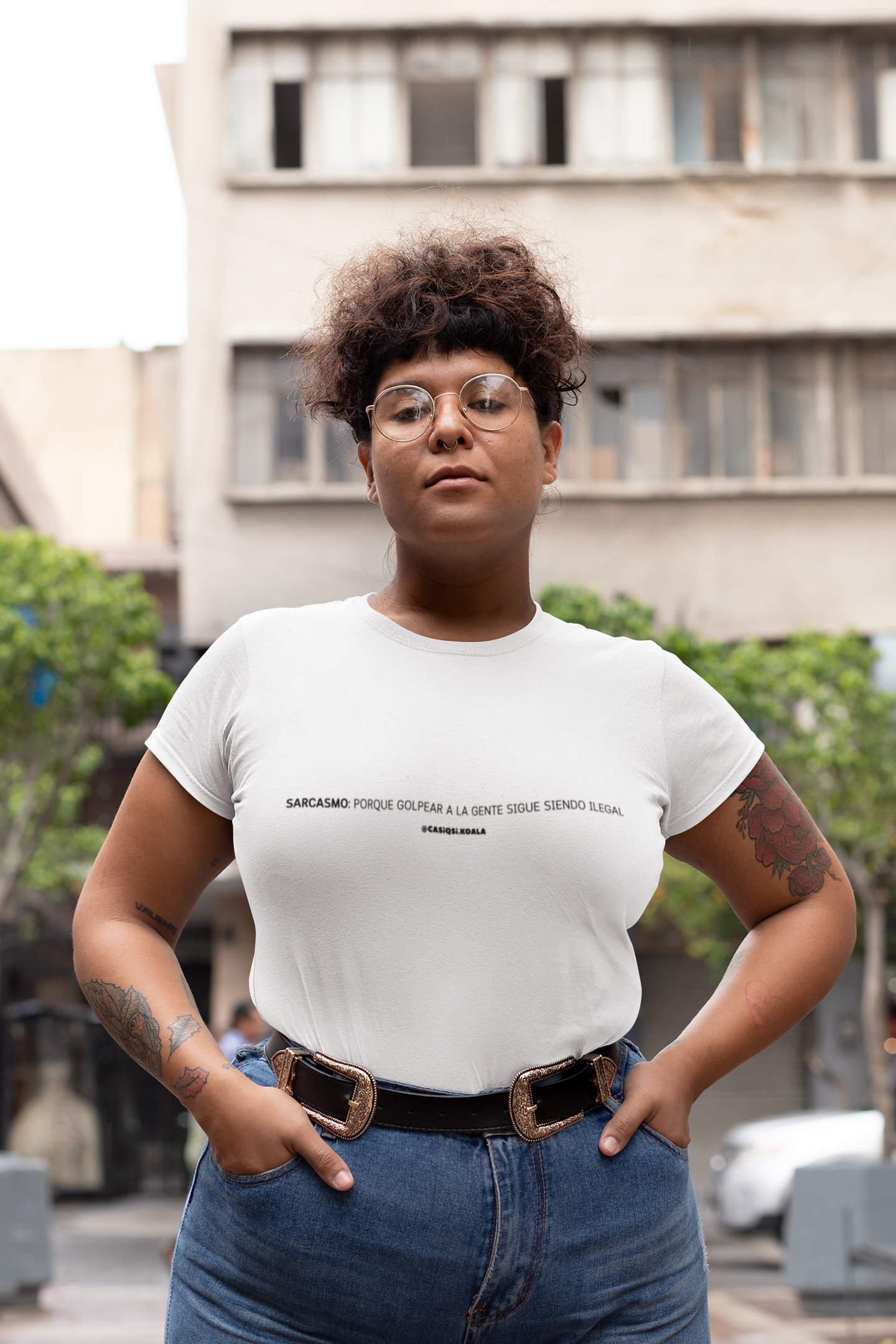Camiseta ''SARCASMO: GOLPEAR....'' mujer