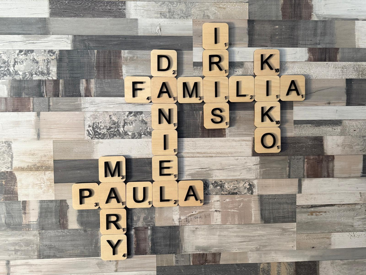 SCRABBLE DE MADERA PARA PARED (UNIDAD)