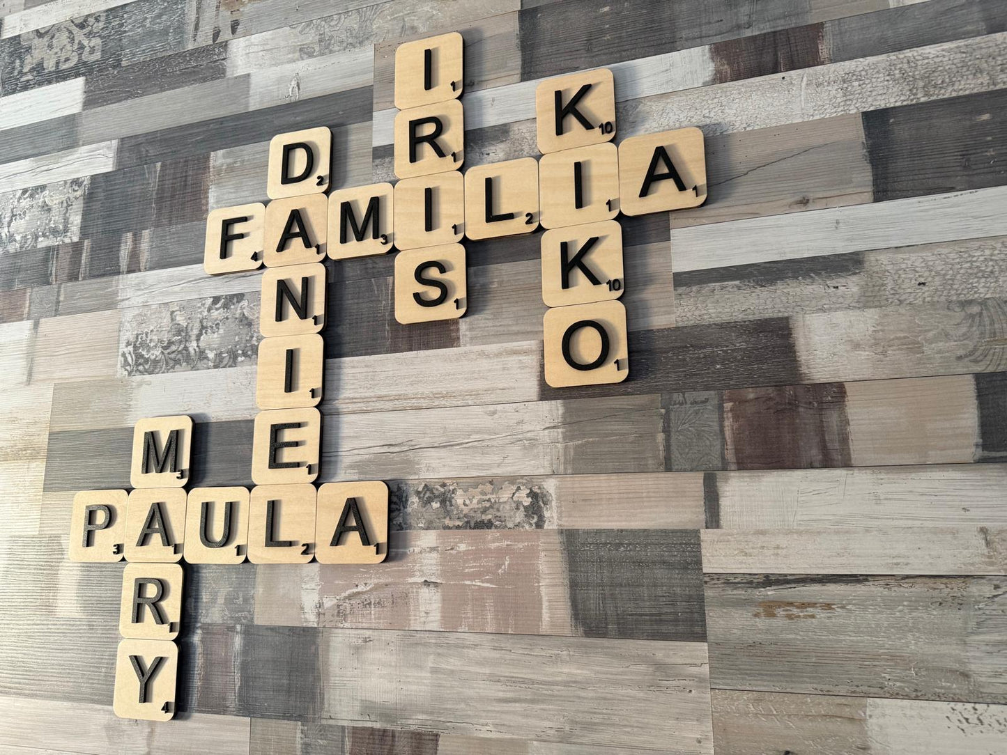 SCRABBLE DE MADERA PARA PARED (UNIDAD)