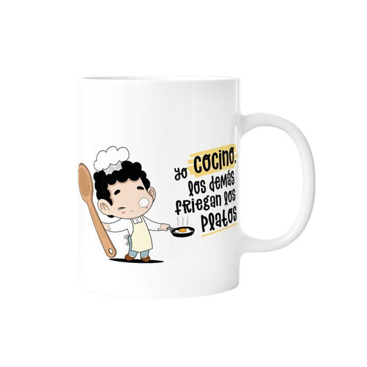 TAZA - YO COCINO, LOS DEMÁS FRIEGAN LOS PLATOS (HOMBRE) de MALASAÑA