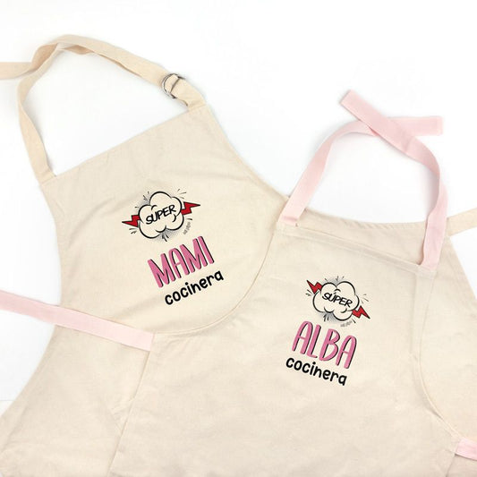 Pack Delantal Mamá y Delantal Niño/a Rosa Personalizado Súper Mami y Súper (nombre) cocinero
