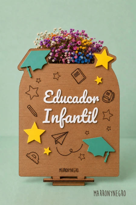 RECUERDO CLASE EDUCADOR INFANTIL CON SUPERPODERES CON FLORES
